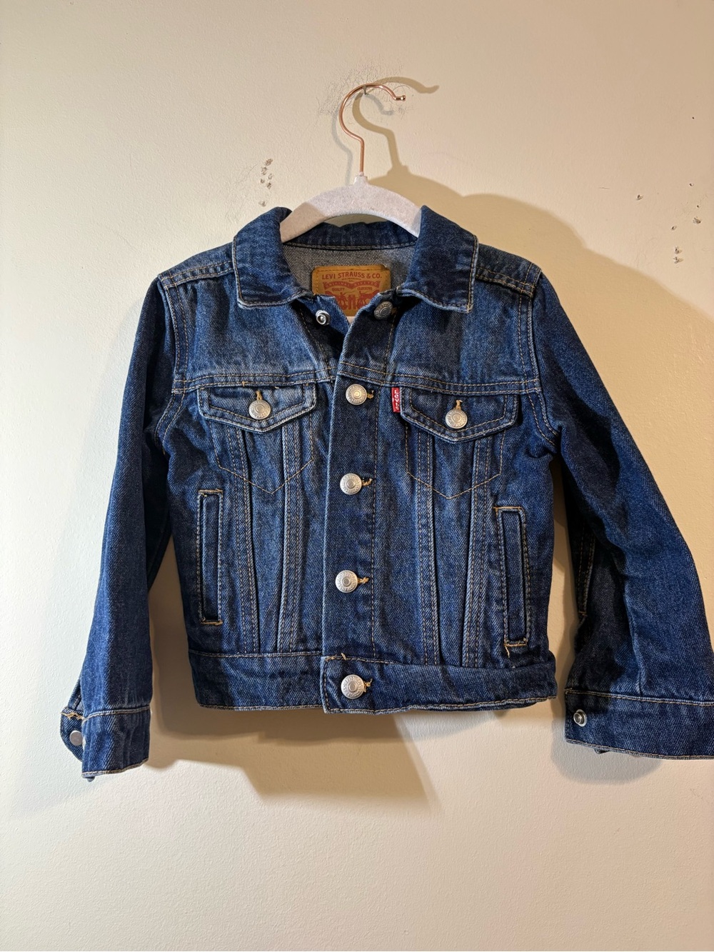 Levi's Kids' Denim Jacket boys 2T metal button closures chest flap pockets